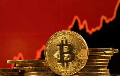 Bitcoin price hits highest level in 18 months as investors gear up for ETF  approval | CNN Business