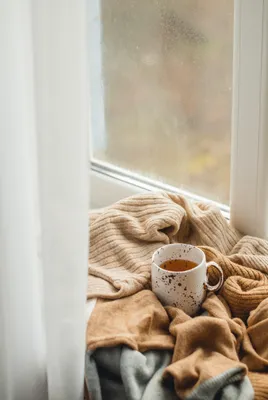 Обои осень, листья, фон, дерево, кофе, colorful, чашка, wood, background,  autumn, leaves, cup, coffee, осенние картинки … | Осенние картинки, Обои,  Блестящие шарики