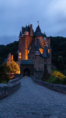 Картинки Германия Burg Eltz Замки Леса Дороги Вечер Города 1080x1920 |  Город, Заброшенные города, Германия