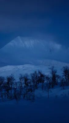 Скачать 3840x2400 ночь, горы, снежный, вершины обои, картинки 4k ultra hd  16:10