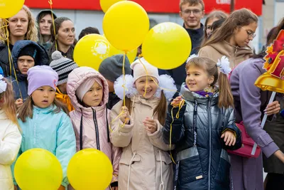 🎉 Ура! Первоклассники и ученики более старших классов - внимание! 🎉 🌈 Мы  знаем, что вы хотите начать учебный год ярко, весело и с кучей яр… |  Instagram