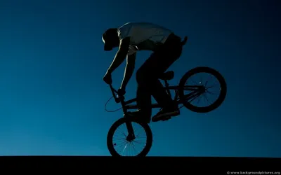 Велосипед Bmx Для Различных Трюков — стоковые фотографии и другие картинки  20-29 лет - 20-29 лет, Афиша, Байкер - iStock