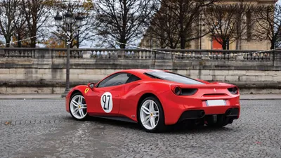 Картинки ferrari, 458 italia, black, wheels, феррари, италия, чёрный,  профиль, диски, тонированный, здание, окна - обои 1600x900, картинка №145322