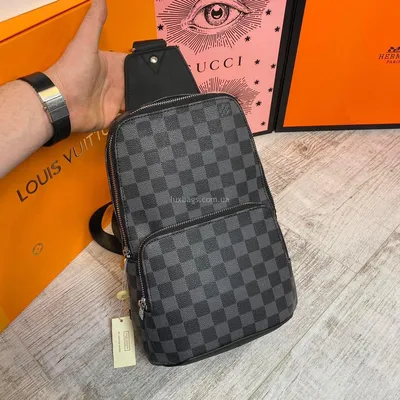 Пожилая пара из Харьковской области хранила кукурузу в сундуке Louis Vuitton,  которому 140 лет | BURO.