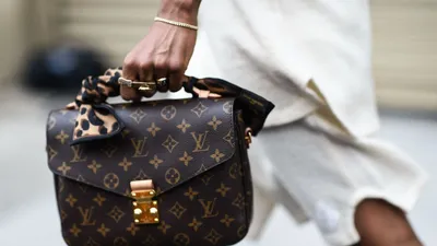 Крутая мужская нагрудная сумка от Louis Vuitton Купить на lux-bags недорого