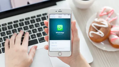 Телеграмма Whatsapp Сообщения И Другие Приложения Телефона На Экране Iphone  — стоковые фотографии и другие картинки Мобильное приложение - iStock