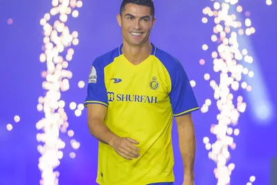 Cristiano Ronaldo signs with Saudi Arabian club Al Nassr for reported  record-breaking salary