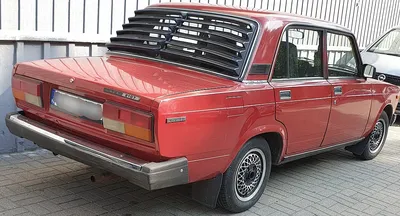 File:Lada 2107 (VAZ-2107) 02.jpg - Wikimedia Commons