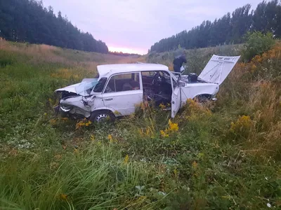 Автомобиль лада Жигули шестерка в …» — создано в Шедевруме