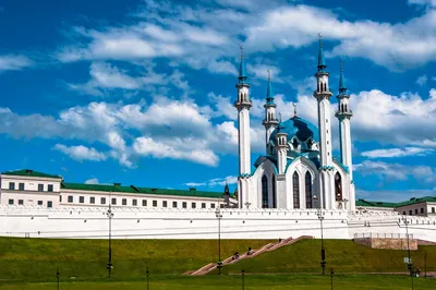 Что посмотреть в Казани зимой и чем заняться: прогулки по городу, татарская  еда, достопримечательности и активный отдых со сноубордом, коньками и  снегоходами — Яндекс Путешествия