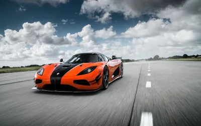 Картинка на телефон Koenigsegg скачать на заставку бесплатно.