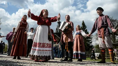 💢РУБРИКА \"ТРАДИЦИИ ХРАНИТЬ И УМНОЖАТЬ\"💢. Красная горка на Руси |  22.04.2023 | Рыбное - БезФормата