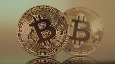 Bitcoin на пути к майским максимумам. Главная криптовалюта мира подорожала  до 59 000 долларов, Ethereum дорожает