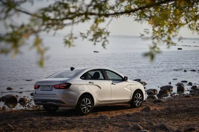 В России заметно подорожала Lada Vesta — Motor