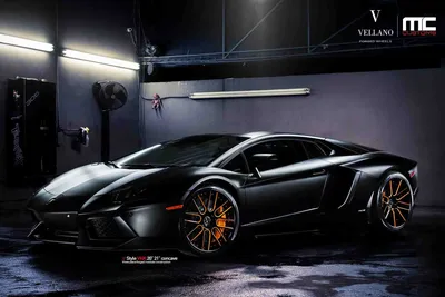 Оранжево-красная гоночная машина lamborghini aventador - обои на телефон