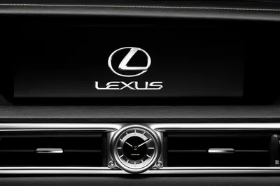 Серебристый lexus на черном фоне - обои на телефон