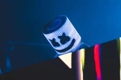 Download wallpapers DJ Marshmello, Minimalism, logo, emblem, hat for  desktop with resolution 2560x16… | Marshmello wallpapers, Desenho de lobos,  Papeis de parede pc