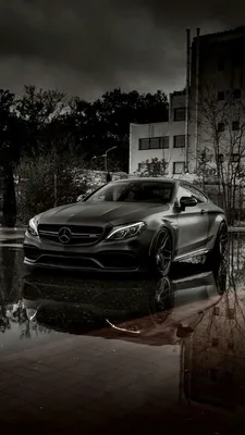 Скачать 3415x3415 mercedes-benz c63 amg, mercedes, машина, серый, улица,  огни, рождество обои, картинки ipad pro 12.9\" retina for parallax