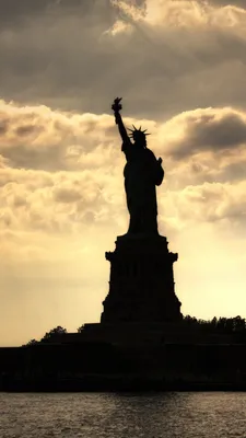 Обои Statue Of Liberty In United States Of America на телефон iPhone 6 Plus