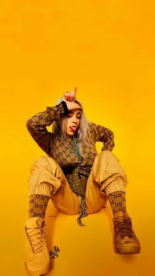 Фото Билли Айлиш (Billie Eilish) желтый фон (хорошо подойдет на обои) |  Billie, Billie eilish, Celebrities