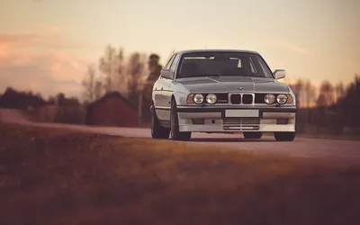 BMW E34 Zender - Lowdaily - Automotive Society