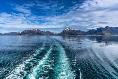 Обои море, озеро, остров, горы картинки на рабочий стол, фото скачать  бесплатно