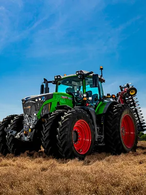 Картинки Трактор Fendt, 942, Vario зеленая Небо Поля 600x800