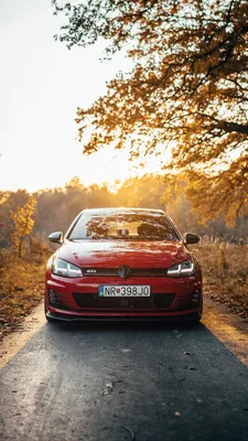 Скачать 1350x2400 volkswagen golf gti, volkswagen, машина, красный, вид  спереди обои, картинки iphone 8+/7+/6s+/6+ for parallax