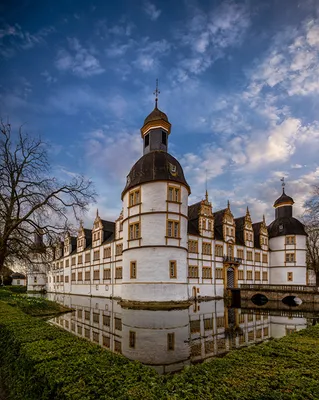 Картинка Германия Neuhaus Castle Paderborn Замки Водный канал