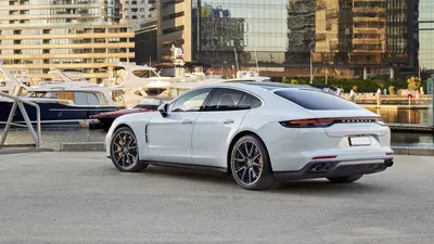 Купить Porsche Panamera 4 E-Hybrid Platinum Edition 2022, цена на Panamera  4 E-Hybrid Platinum Edition у официального дилера Порше Центр Ясенево