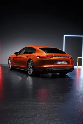 Фото Порше Panamera Turbo S (971), 2020 оранжевые Сзади 640x960