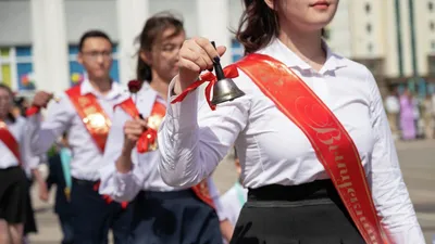 Фото: как в Челнах 40-50 лет назад праздновали последний звонок |  22.05.2023 | Набережные Челны - БезФормата