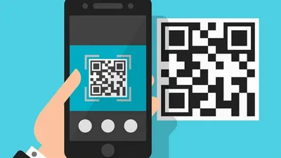 человек держит телефон на котором отображается Qr код, картинка Qr кода фон  картинки и Фото для бесплатной загрузки