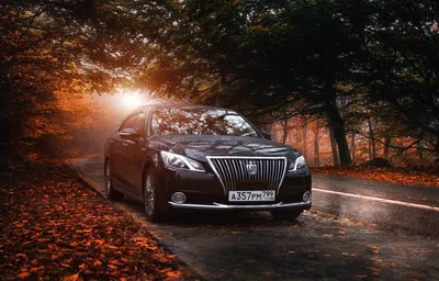 Новый Toyota Crown показали на видео — Motor