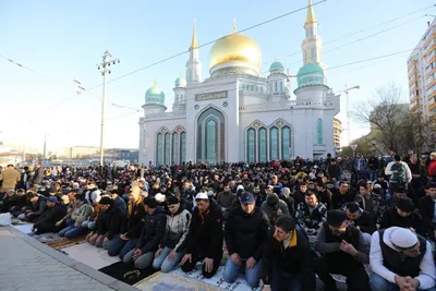 Как мусульмане в мире отмечают Ураза-байрам. Фоторепортаж — РБК