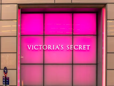 Обои 889741 Victoria Stenova Secret - цена, фото | Купить обои 889741 Secret  в интернет-магазине