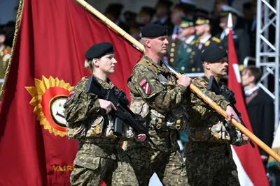 Сколько Казахстан тратит на военную оборону