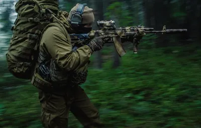 Скачать обои \"Военный\" на телефон в высоком качестве, вертикальные картинки  \"Военный\" бесплатно