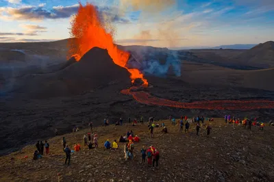 https://ru.euronews.com/2024/01/14/volcano-iceland-grindavic