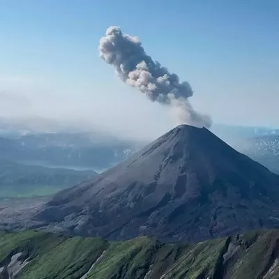 Вулканы проснулись на Сицилии, в Индонезии и России. Фото и видео | РБК Life