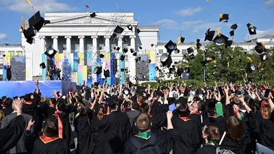 Фотозона на выпускной – заказать напрокат в Москве