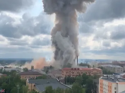 ФОТО И ВИДЕО ⟩ В России на оптико-механическом заводе прогремел гигантский  взрыв