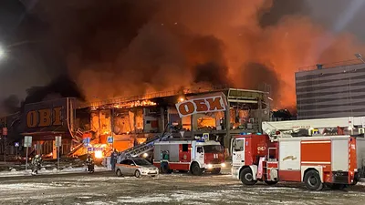 Эпичные кадры гигантского взрыва после удара \"Герани\" в Хмельницком  появились в Сети: в небо поднялся \"гриб\", напоминающий ядерный - TOPNews.RU